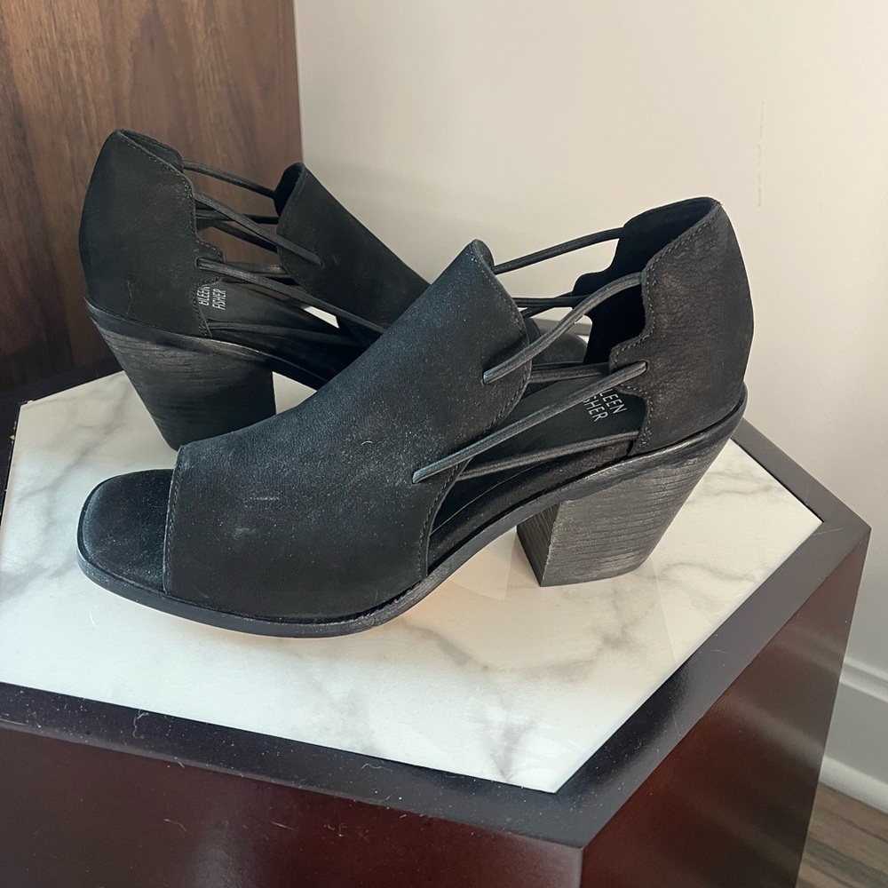 EILEEN FISHER Nikki Black Tumbled Nubuck Peep Toe Booties US 9.5 Block Heels